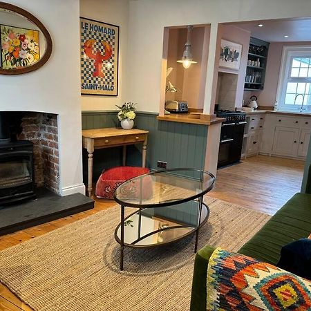 Spring Crescent Cottage In Rye Extérieur photo