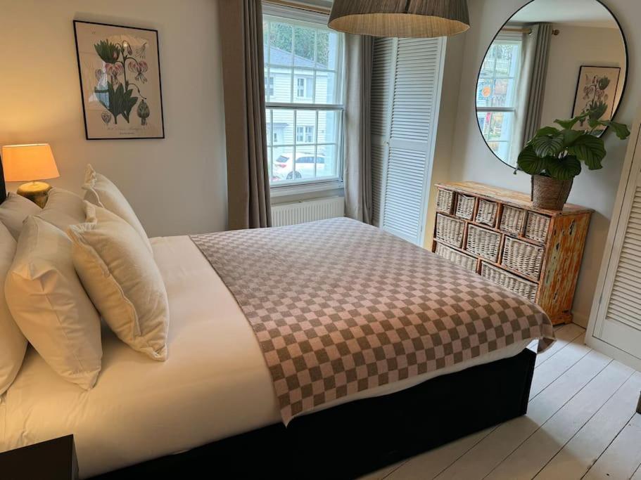 Spring Crescent Cottage In Rye Extérieur photo