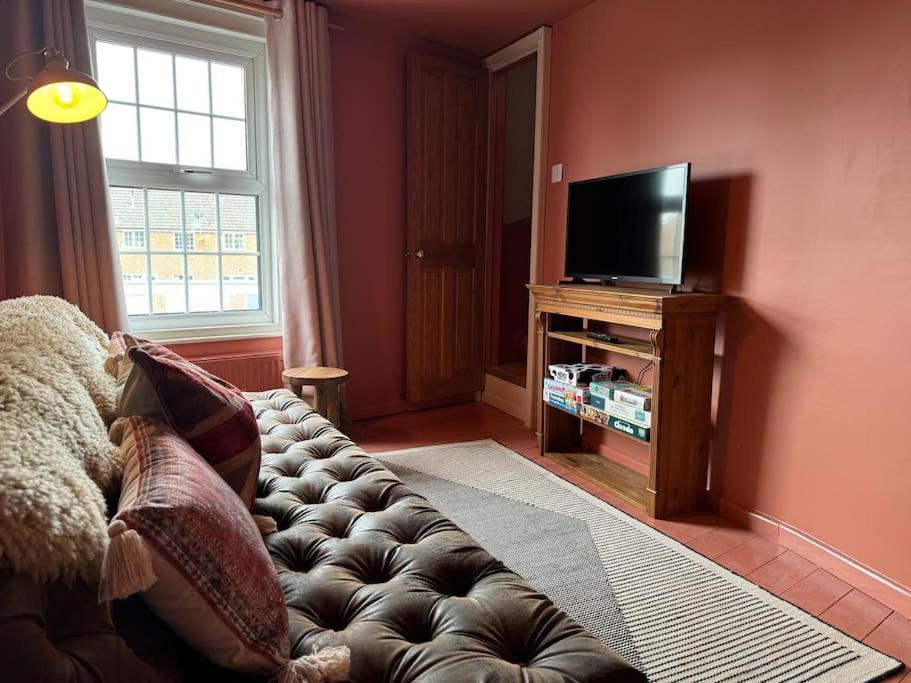 Spring Crescent Cottage In Rye Extérieur photo