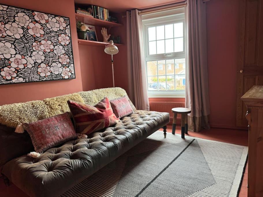 Spring Crescent Cottage In Rye Extérieur photo