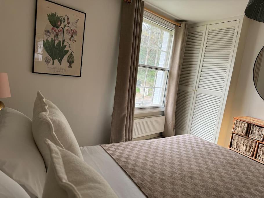 Spring Crescent Cottage In Rye Extérieur photo