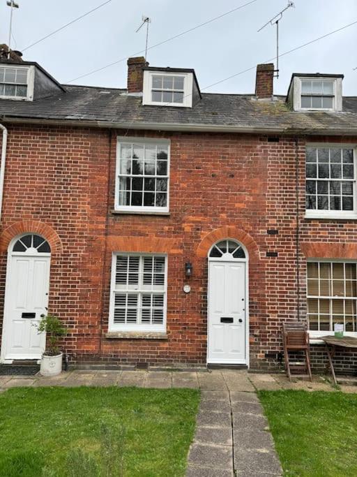 Spring Crescent Cottage In Rye Extérieur photo