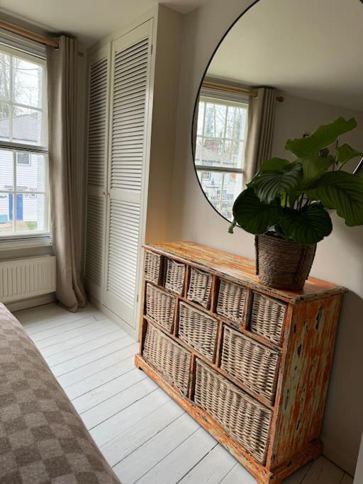 Spring Crescent Cottage In Rye Extérieur photo