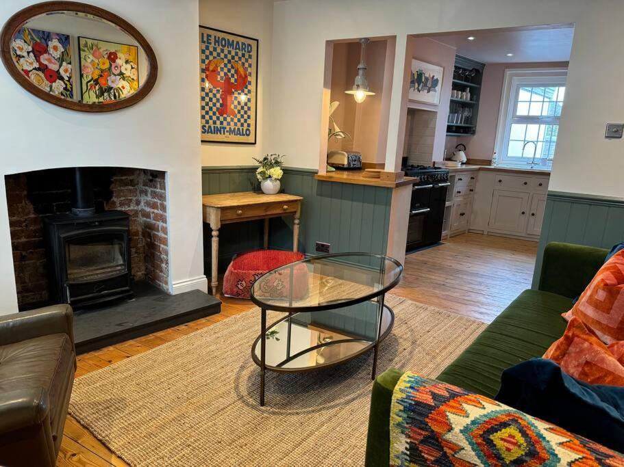 Spring Crescent Cottage In Rye Extérieur photo